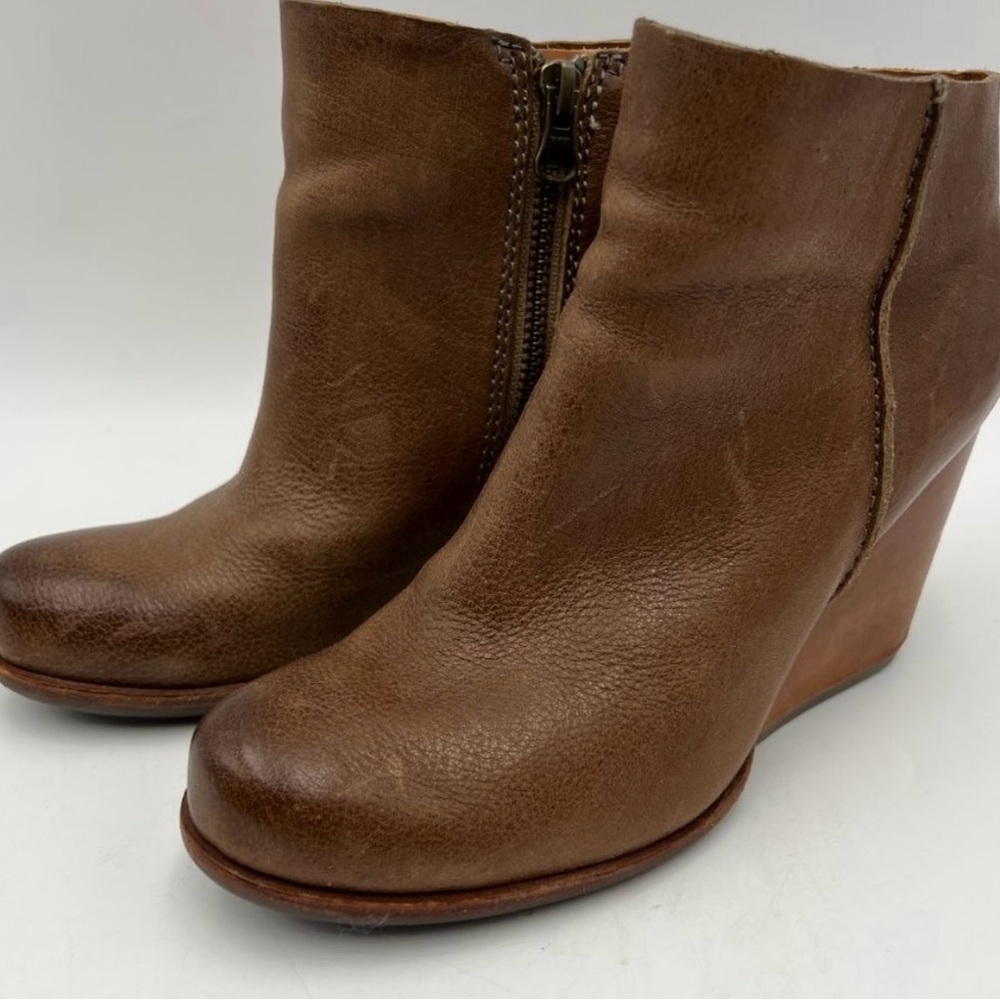 Kork Ease Natalya wedge zip ankle boot size 5. Brown.